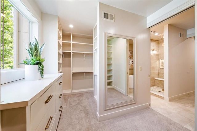 5024 W 72nd Street, Prairie Village, KS 66208