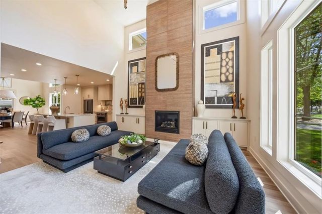 5024 W 72nd Street, Prairie Village, KS 66208