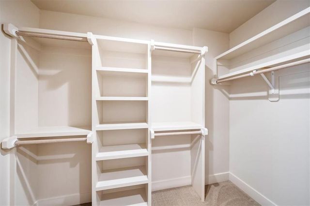 5024 W 72nd Street, Prairie Village, KS 66208