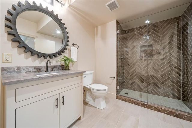 5024 W 72nd Street, Prairie Village, KS 66208