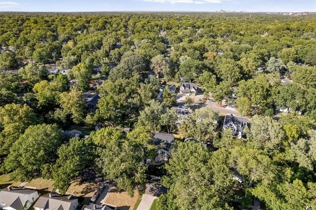 5024 W 72nd Street, Prairie Village, KS 66208