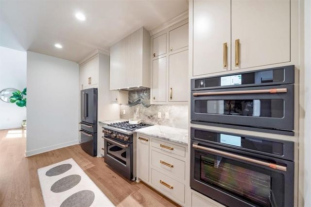 5024 W 72nd Street, Prairie Village, KS 66208