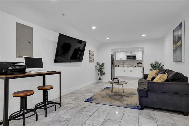 50 NW Lakeland Drive, Atlanta, GA 30305