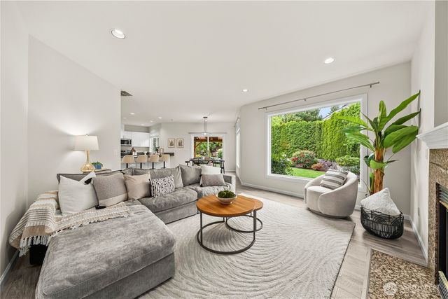 5869 Mont Blanc Place NW, Issaquah, WA 98027