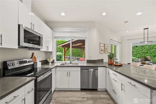5869 Mont Blanc Place NW, Issaquah, WA 98027