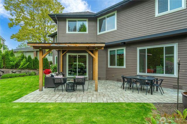 5869 Mont Blanc Place NW, Issaquah, WA 98027