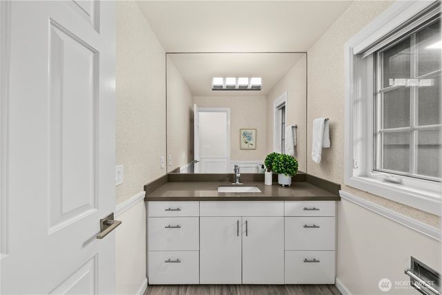 5869 Mont Blanc Place NW, Issaquah, WA 98027