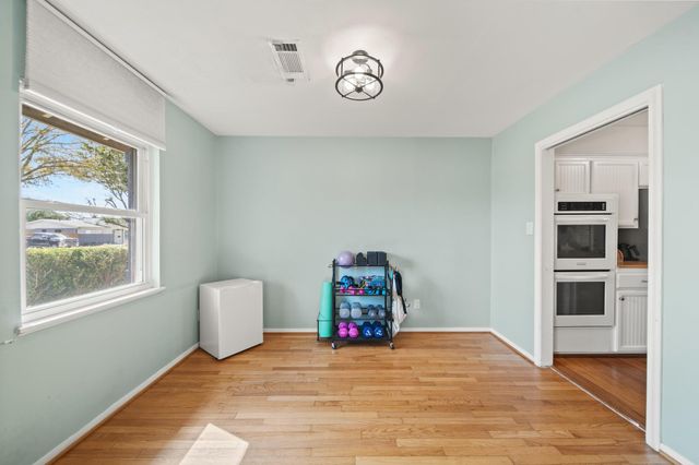 5618 Cerritos Drive, Houston, TX 77035