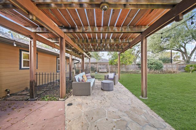 5618 Cerritos Drive, Houston, TX 77035