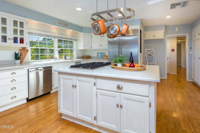 132 Maria Lane, Camarillo, CA 93010