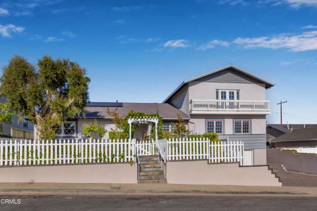 132 Maria Lane, Camarillo, CA 93010