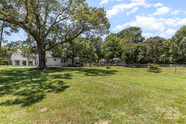 309 E Main Street, Lattimore, NC 28089