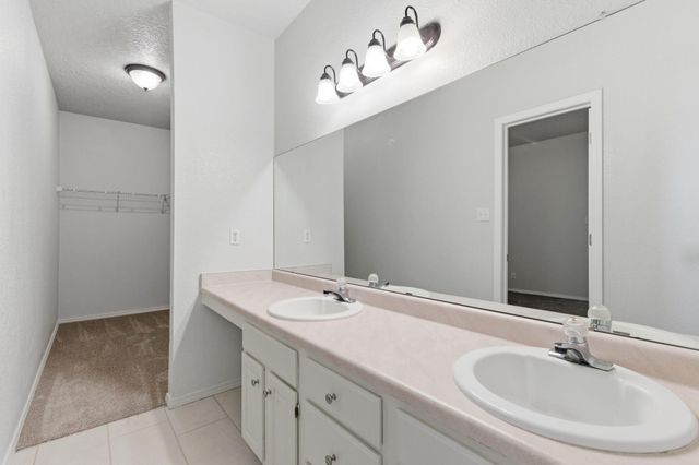 443 Tome Hill Avenue SE, Los Lunas, NM 87031