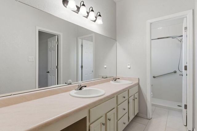 443 Tome Hill Avenue SE, Los Lunas, NM 87031