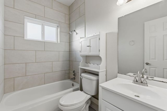 443 Tome Hill Avenue SE, Los Lunas, NM 87031