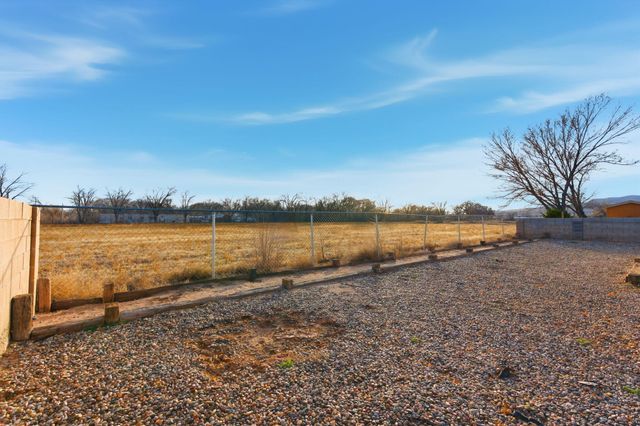 443 Tome Hill Avenue SE, Los Lunas, NM 87031