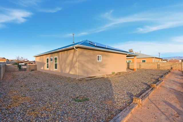 443 Tome Hill Avenue SE, Los Lunas, NM 87031