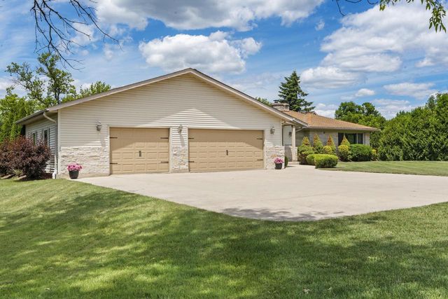 W151S7569 Woods ROAD, Muskego, WI 53150