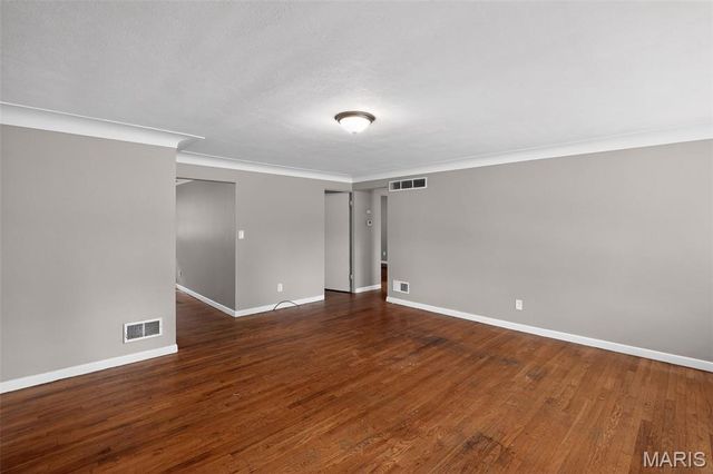 1001 Olympia Drive, St Louis, MO 63135
