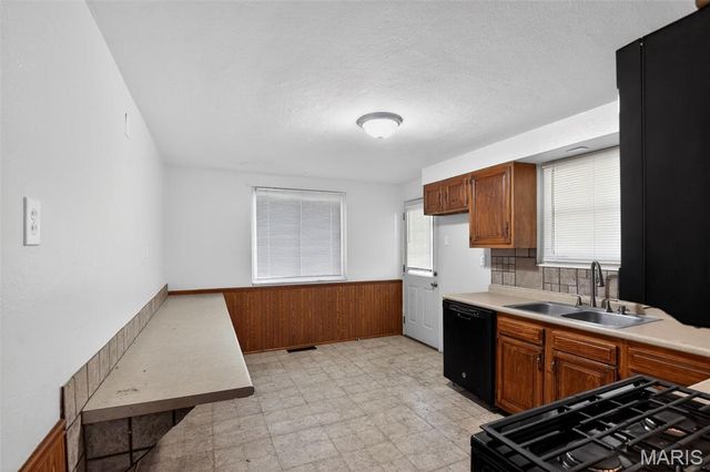 1001 Olympia Drive, St Louis, MO 63135
