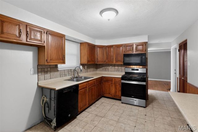 1001 Olympia Drive, St Louis, MO 63135