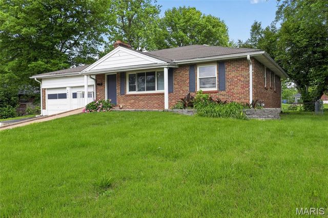 1001 Olympia Drive, St Louis, MO 63135