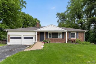 1001 Olympia Drive, St Louis, MO 63135