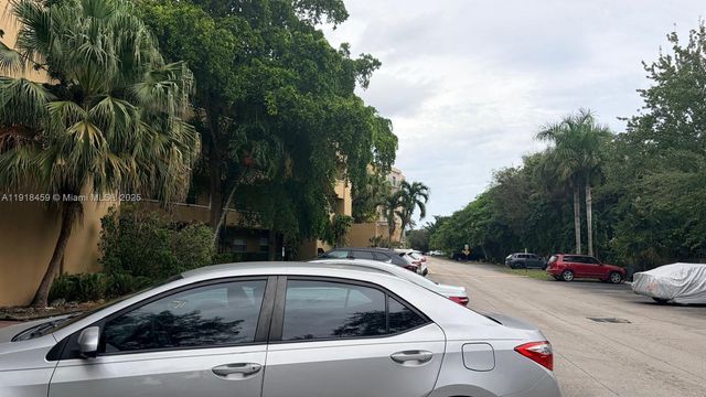 4111 Stirling Rd 102, Dania Beach, FL 33314