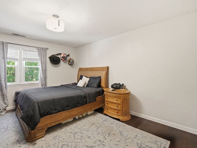 84 Tennis Plaza Rd 50, Dracut, MA 01826