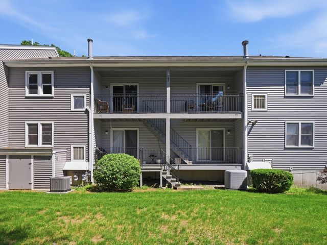 84 Tennis Plaza Rd 50, Dracut, MA 01826