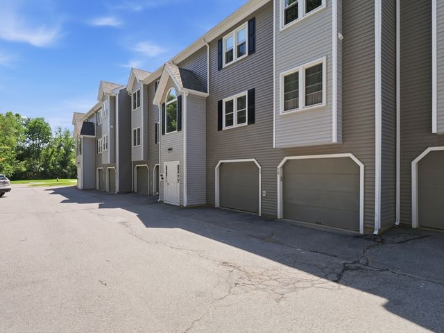 84 Tennis Plaza Rd 50, Dracut, MA 01826