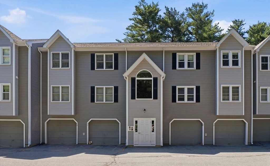84 Tennis Plaza Rd 50, Dracut, MA 01826