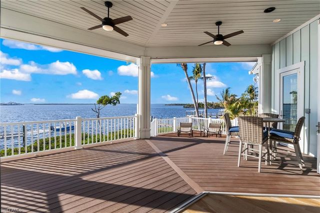 12271 Shoreview DR, Matlacha, FL 33993