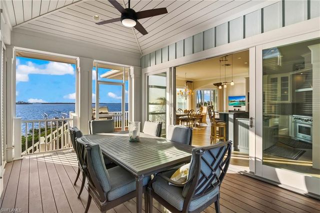 12271 Shoreview DR, Matlacha, FL 33993