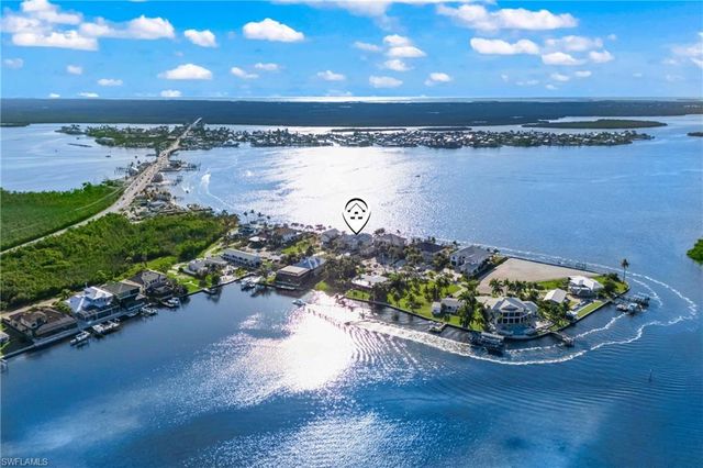 12271 Shoreview DR, Matlacha, FL 33993