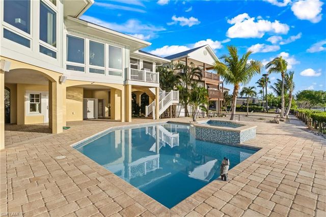 12271 Shoreview DR, Matlacha, FL 33993