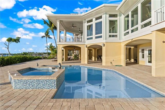 12271 Shoreview DR, Matlacha, FL 33993