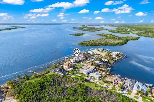 12271 Shoreview DR, Matlacha, FL 33993