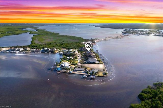 12271 Shoreview DR, Matlacha, FL 33993