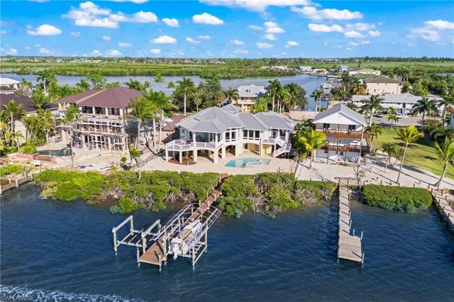 12271 Shoreview DR, Matlacha, FL 33993