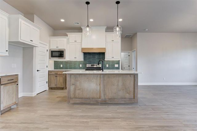 203 Casey Lane, Washington, OK 73093