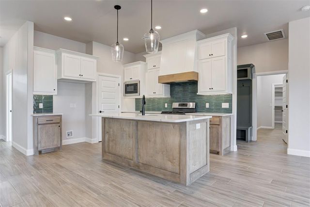 203 Casey Lane, Washington, OK 73093