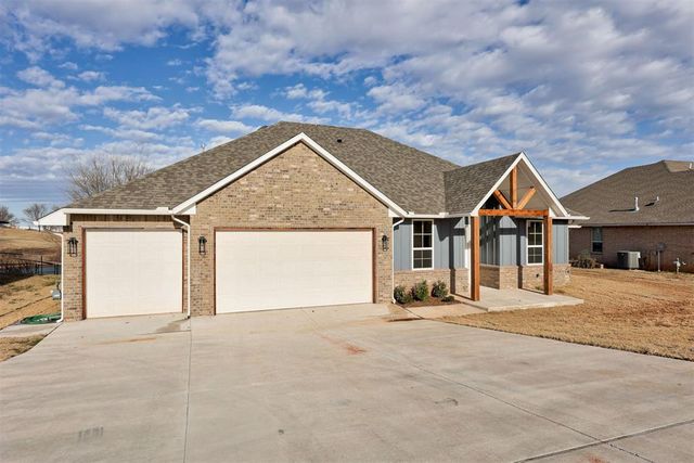 203 Casey Lane, Washington, OK 73093