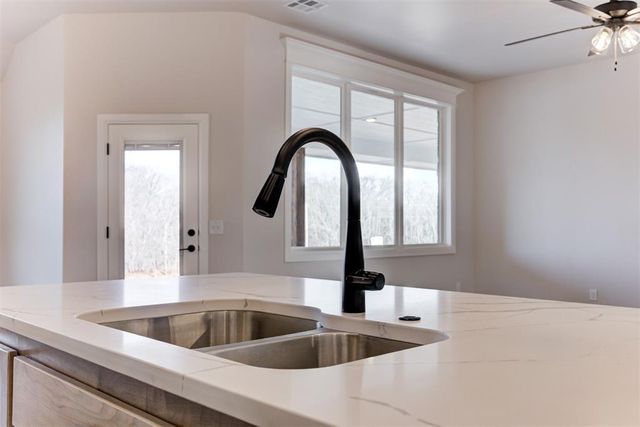 203 Casey Lane, Washington, OK 73093