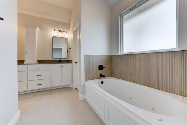 203 Casey Lane, Washington, OK 73093