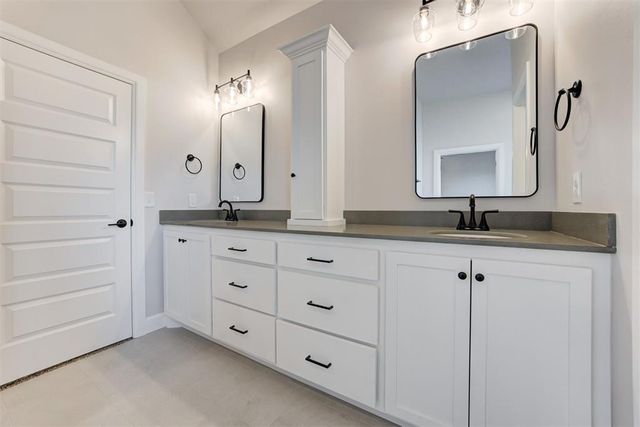 203 Casey Lane, Washington, OK 73093