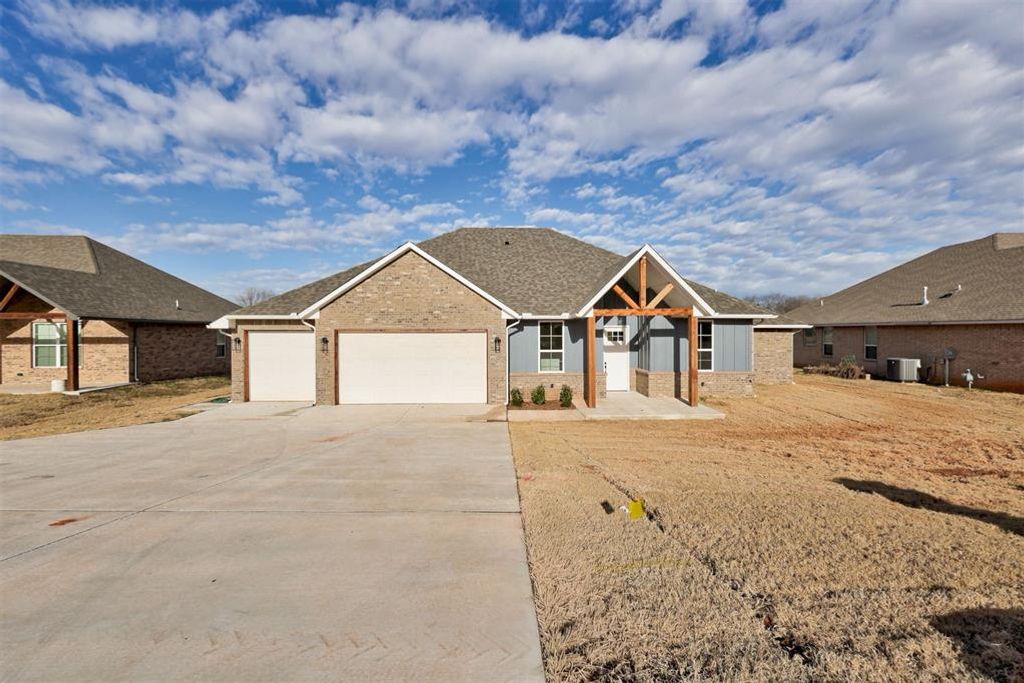 203 Casey Lane, Washington, OK 73093