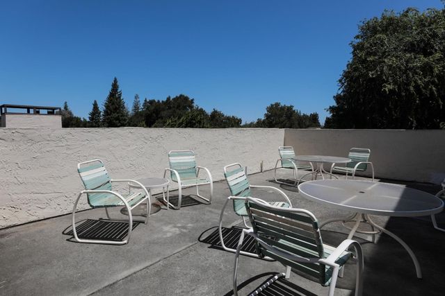 226 W Edith Avenue 20, Los Altos, CA 94022
