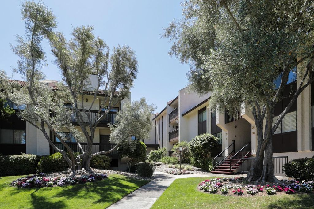 226 W Edith Avenue 20, Los Altos, CA 94022