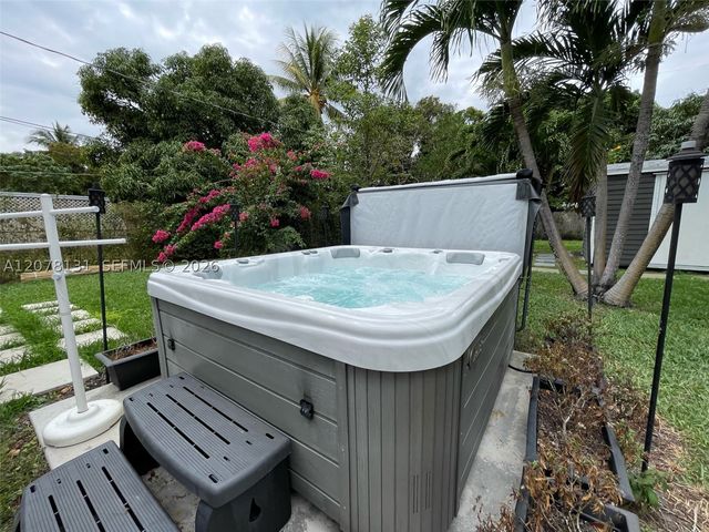 1545 NE 138th St, North Miami, FL 33161